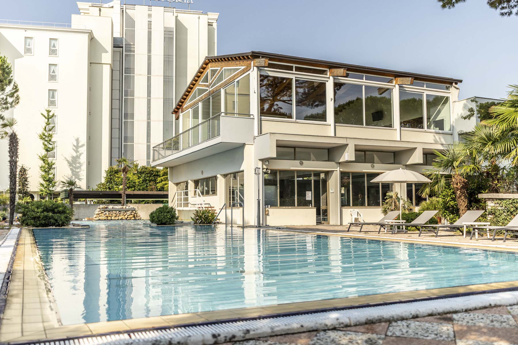 Piscina esterna 1 – Hotel Terme Milano